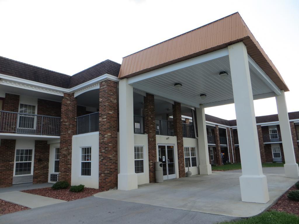 Days Inn By Wyndham Cave City Exterior photo