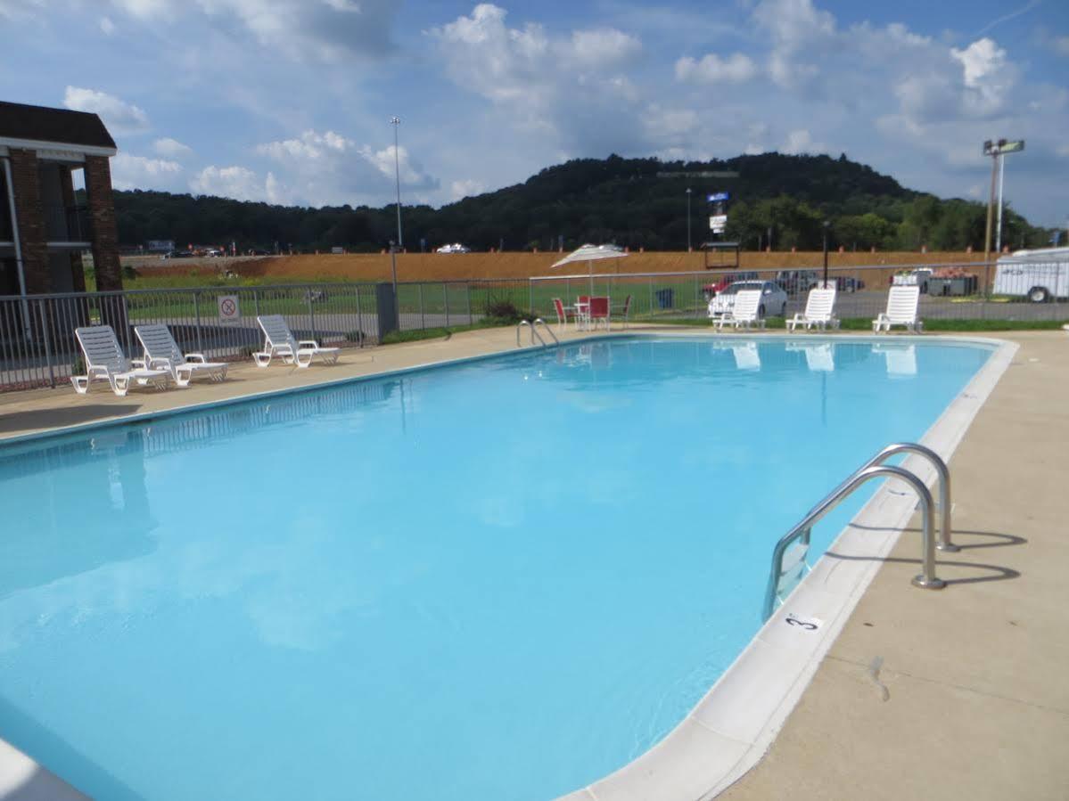 Days Inn By Wyndham Cave City Exterior photo